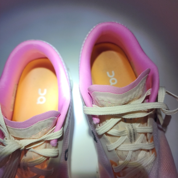 ON Cloud 6 Push SneakerTangerine & Raspberry, Women Size 11 - Picture 8 of 16